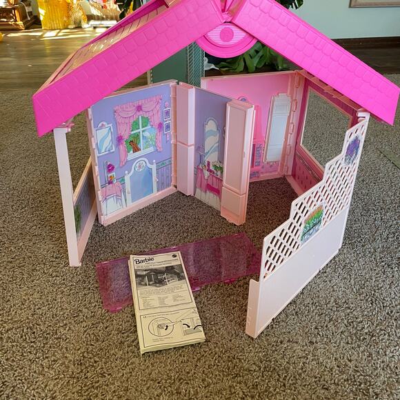 Vintage Barbie Fold 'n Fun Home - Incomplete - Picture 1 of 16